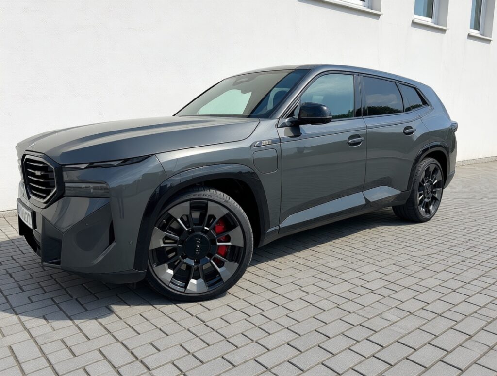 2023 BMW M XM 4.4 Hybrid