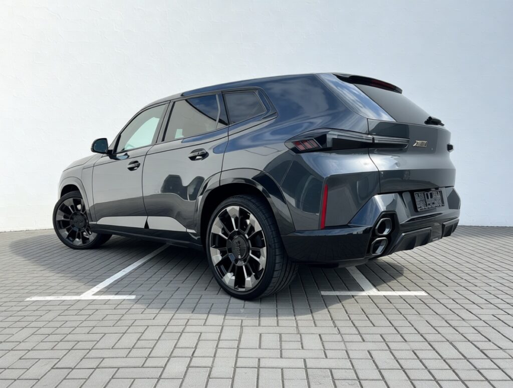 2023 BMW M XM 4.4 Hybrid